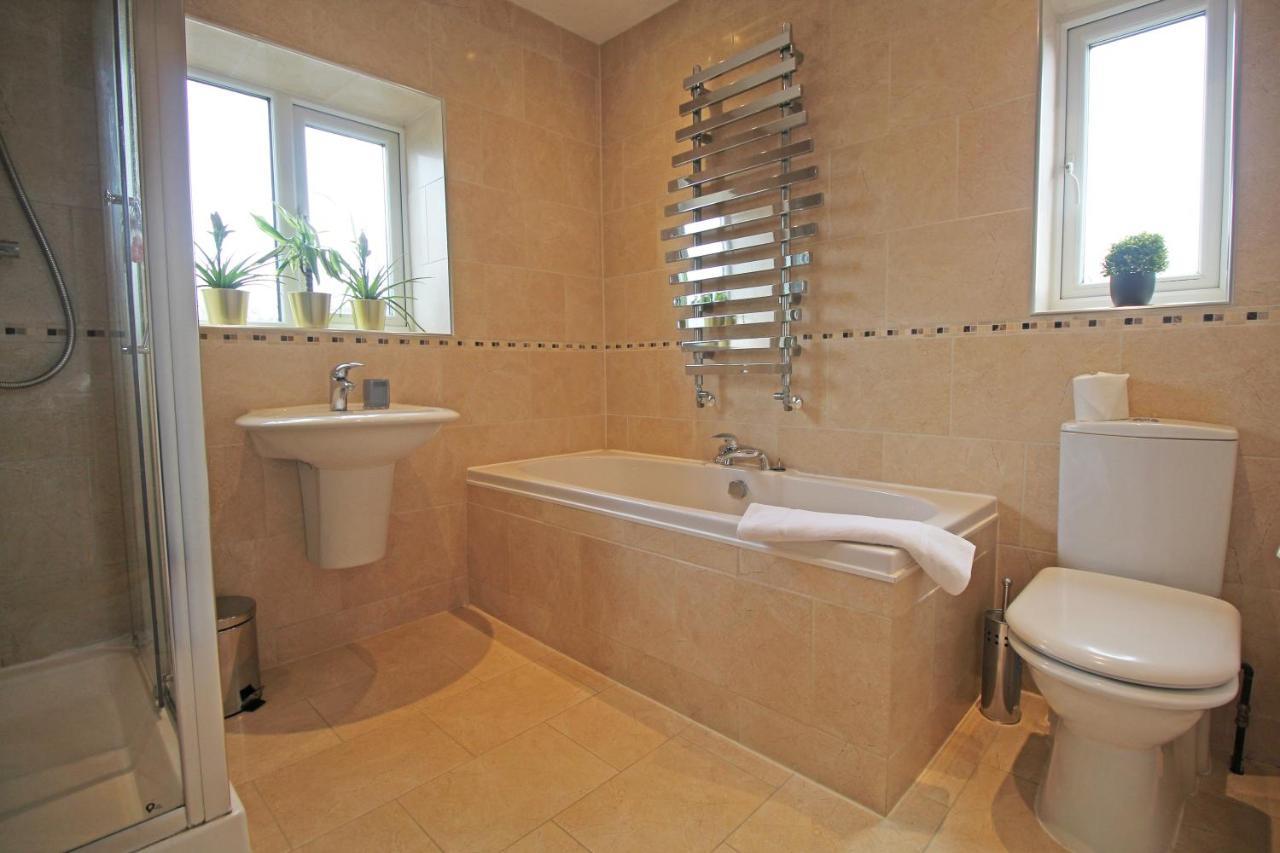 Queens Road - Luxury Spacious Home In Chester Christleton Zewnętrze zdjęcie