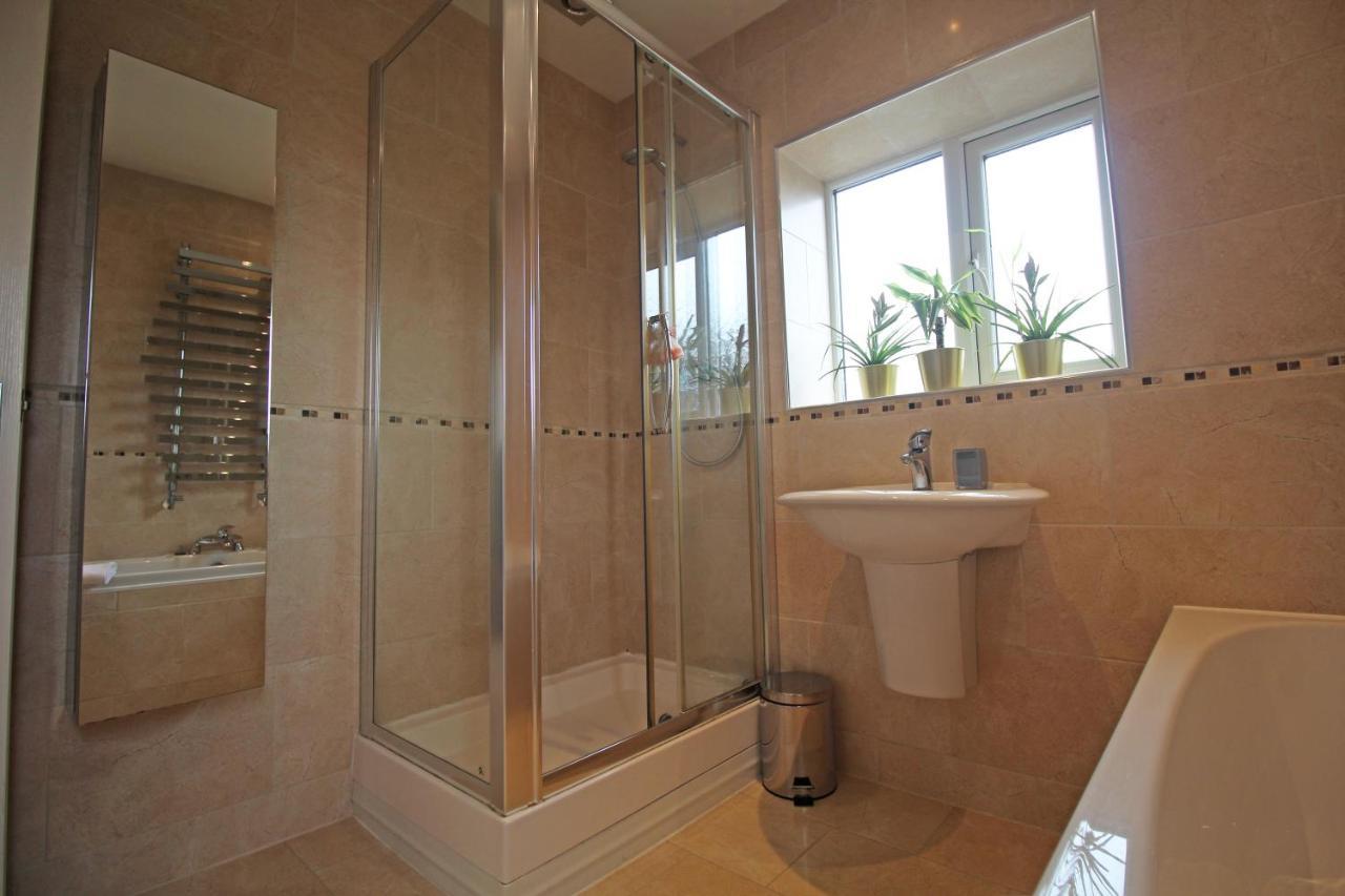 Queens Road - Luxury Spacious Home In Chester Christleton Zewnętrze zdjęcie