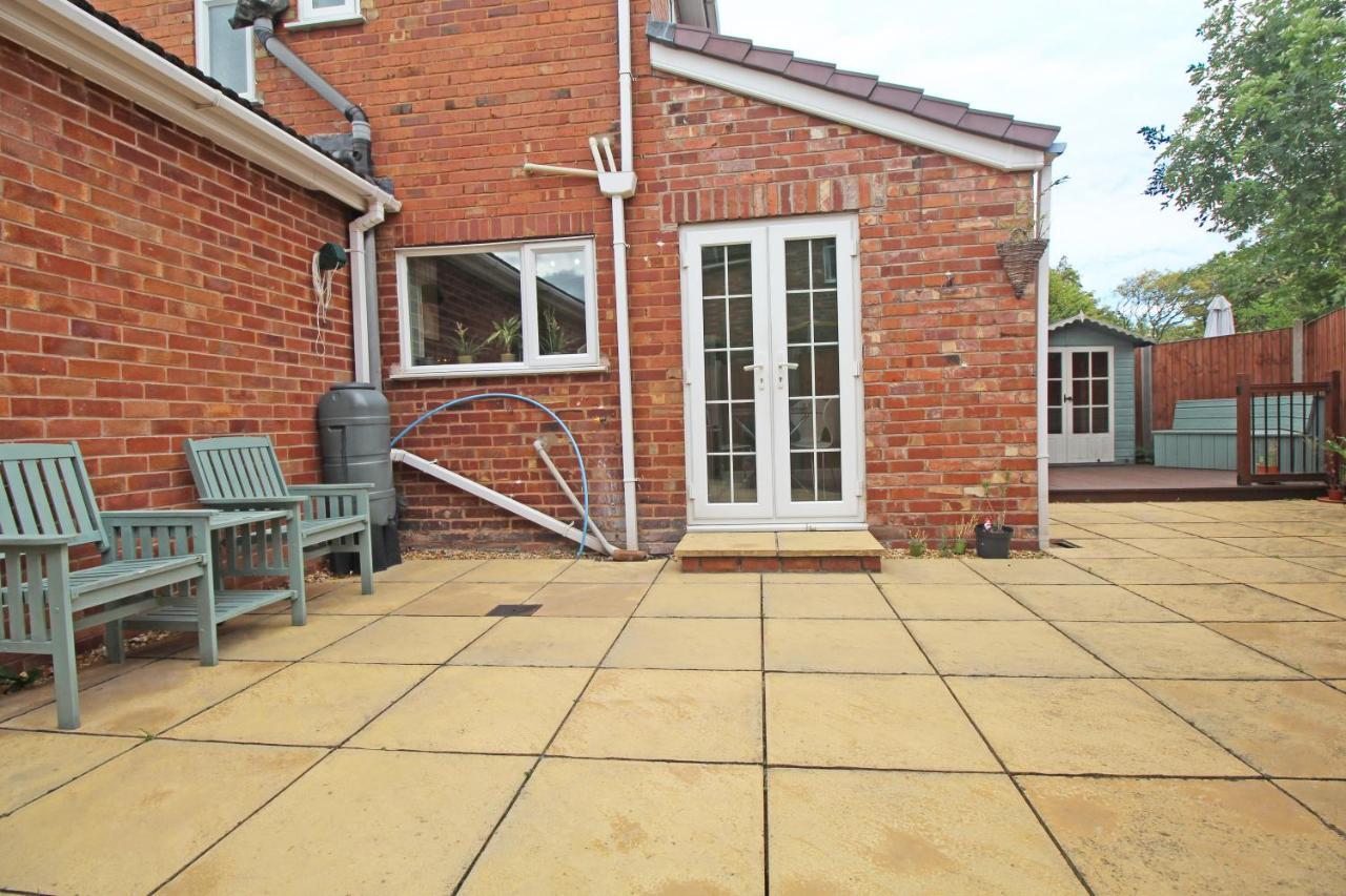 Queens Road - Luxury Spacious Home In Chester Christleton Zewnętrze zdjęcie
