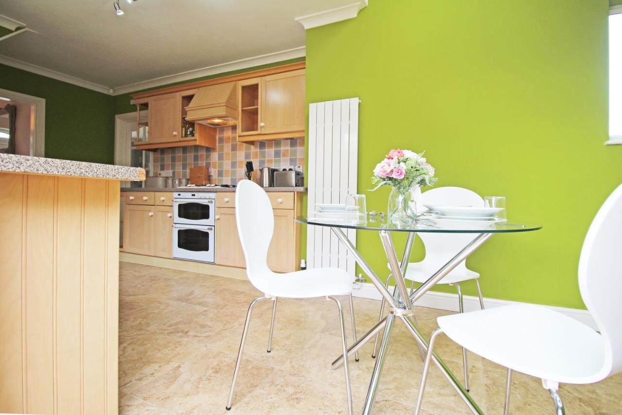 Queens Road - Luxury Spacious Home In Chester Christleton Zewnętrze zdjęcie